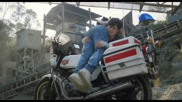 04 - TM_PDV - She Shoots Straight 1990 Remux 1080p VIE - GBR Bluray AVC LPCM 2.0 ADT.mkv_snaps...jpg