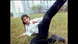 03 - Angel on Fire 1995 ViE DVDrip XviD.mkv_snapshot_01.00.19.617.jpg