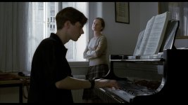 02 - The Piano Teacher-2001-Criterion-BluRay Remux 1080p 01.jpg