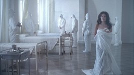 04 - Gia 1998 UNCUT 1080p BluRay REMUX AVC DTS-HDMA 51-NTL.mkv_snapshot_02.00.51.161.jpg