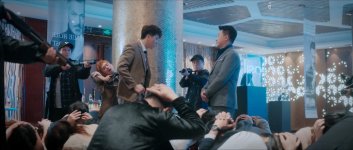 04 - Female Special Police Officer 2022 - 1080p WEB-DLH265 DDP-Vietsub.mkv_snapshot_00.22.27.917.jpg