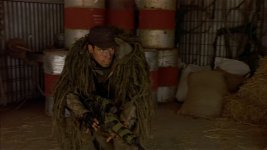 03 - PDV - Sniper 1993 1080p HDTV H264 AC3 - LinhBanTia.mkv_snapshot_01.04.35.872.jpg